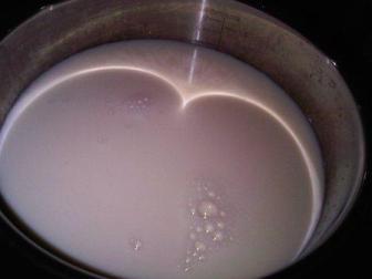 Meanwhile prepare the sauce... heat the milk on the stove using a pan